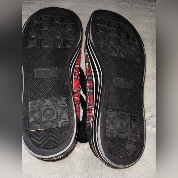 Red and black plaid punk shoes size 9 by Gotta 😚 Flurt - Picture 3 of 7
